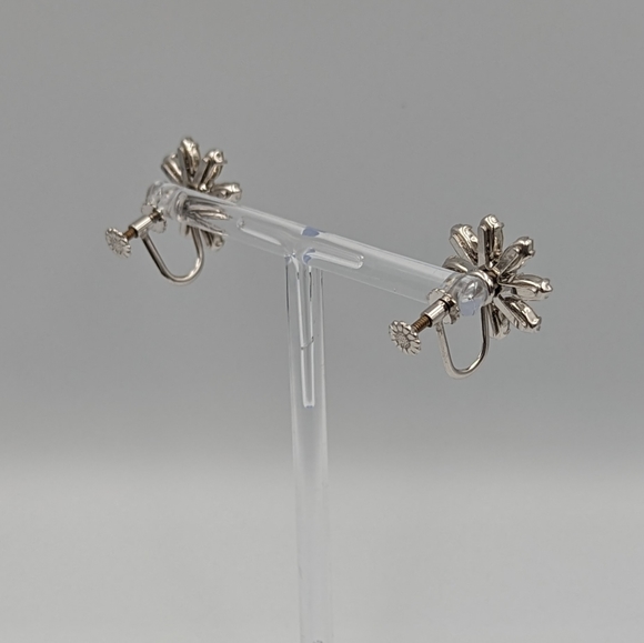 Vintage NWT Krementz Rhinestones Sparkling Skrue Back Clip Earrings - Picture 7 of 14